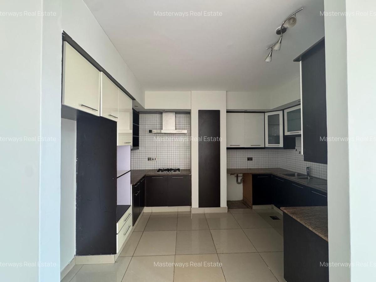 3 Bed Apartment with En Suite in Westlands Area - 9