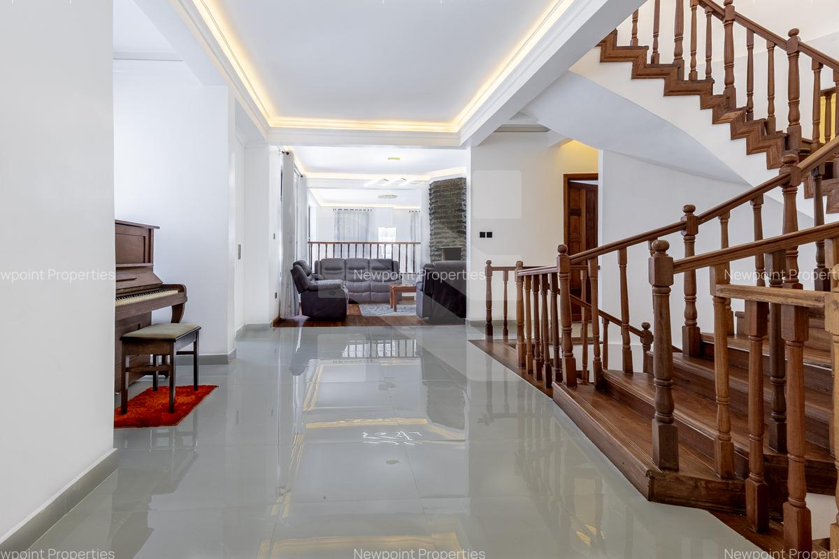7 Bed House with En Suite in Karen - 8