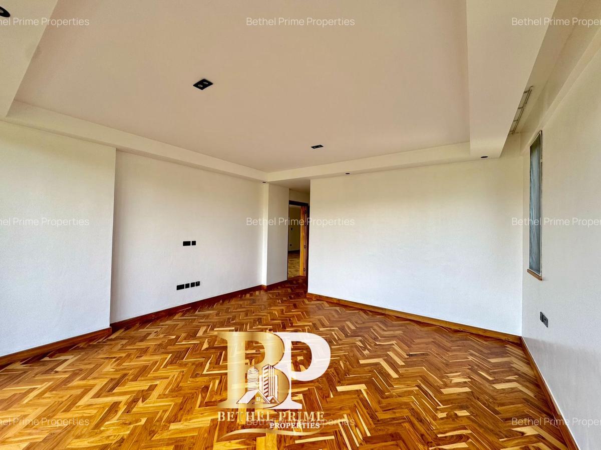 4 Bed Apartment with En Suite in Spring Valley - 18