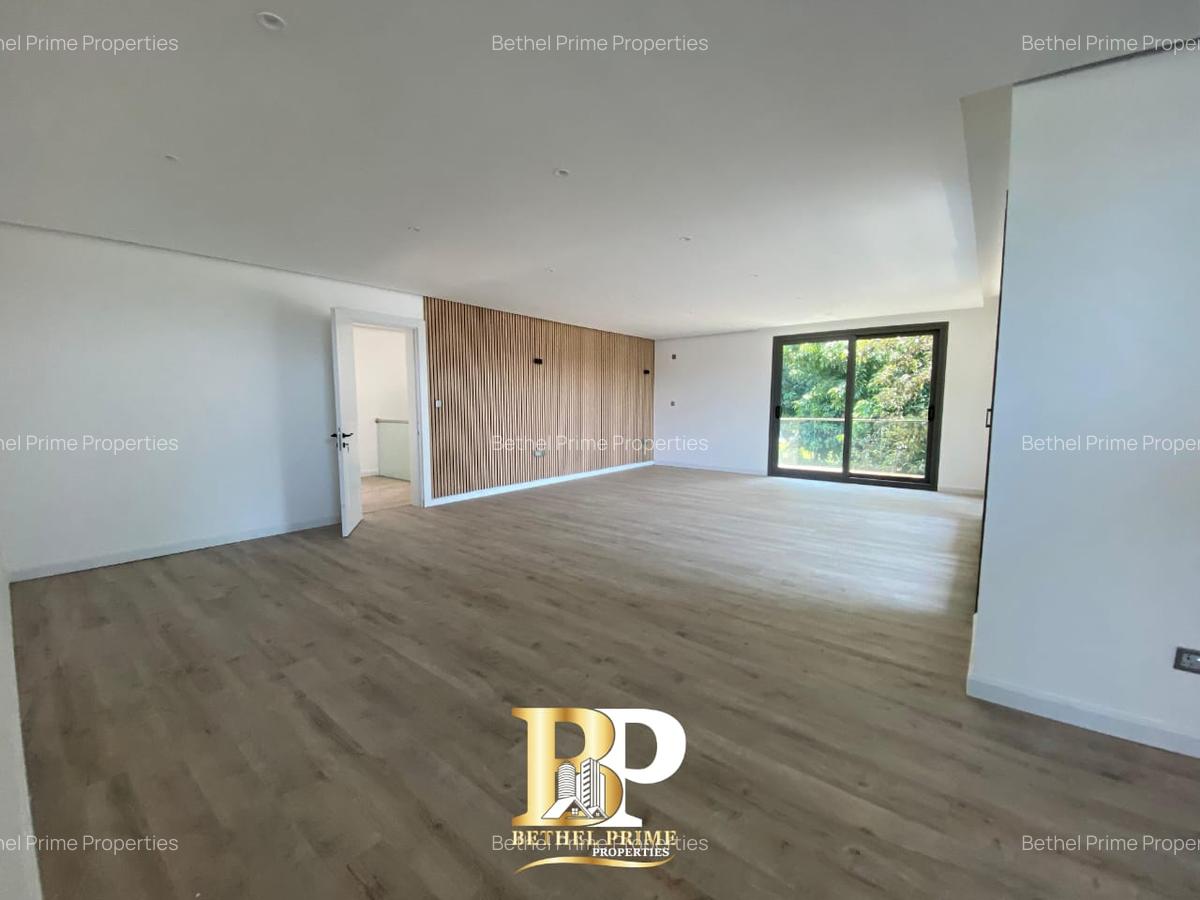 5 Bed Townhouse with En Suite in Lavington - 11