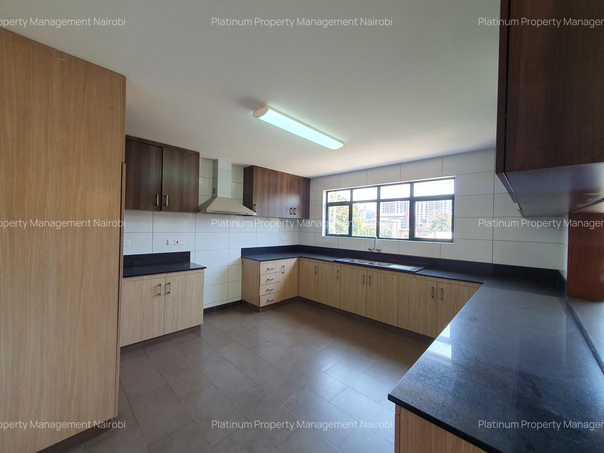 4 Bed Apartment with En Suite in Parklands - 4