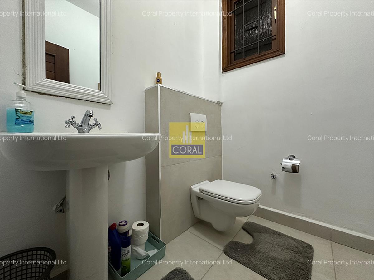 4 Bed Apartment in Riverside - 10