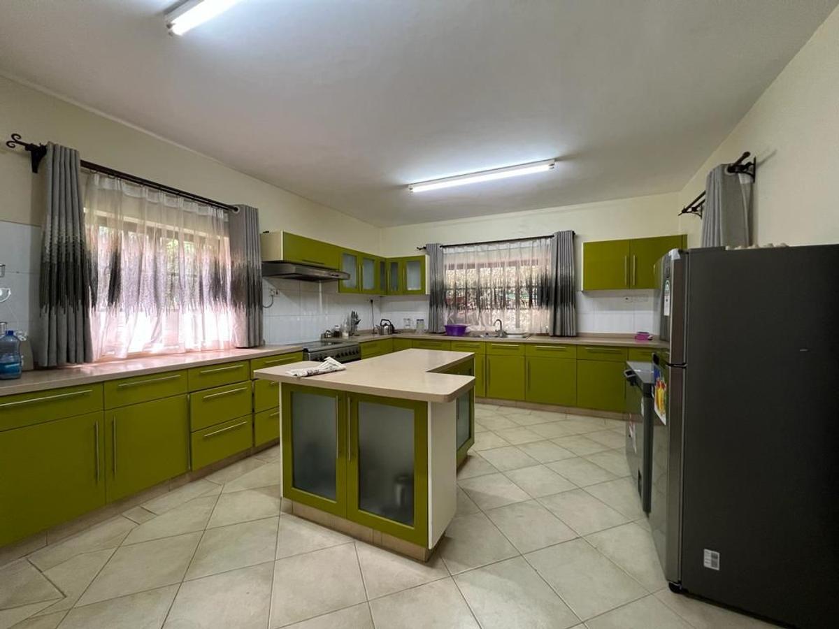 4 Bed Townhouse with En Suite in Lavington - 6