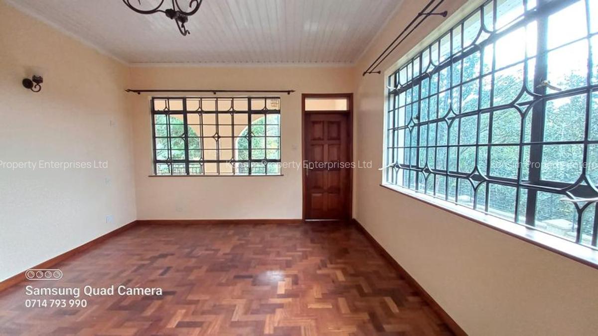4 Bed Townhouse with En Suite in Lavington - 10