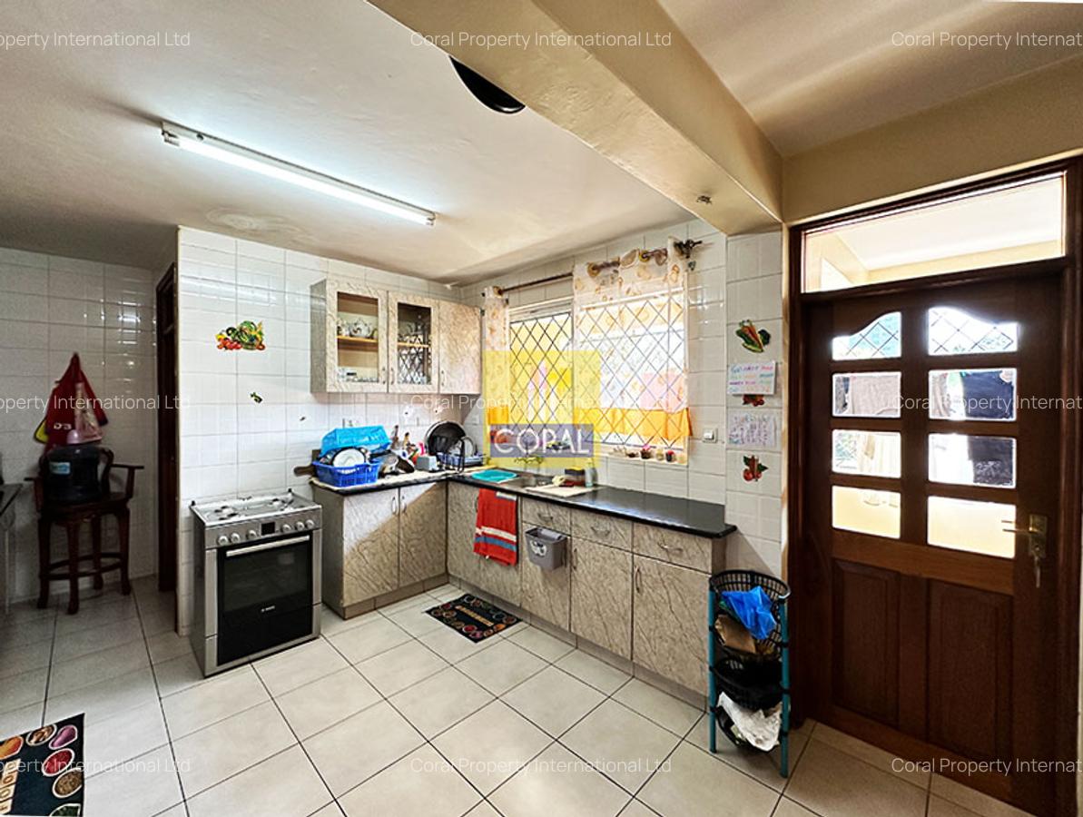 3 Bed Apartment with Parking in Parklands - 6