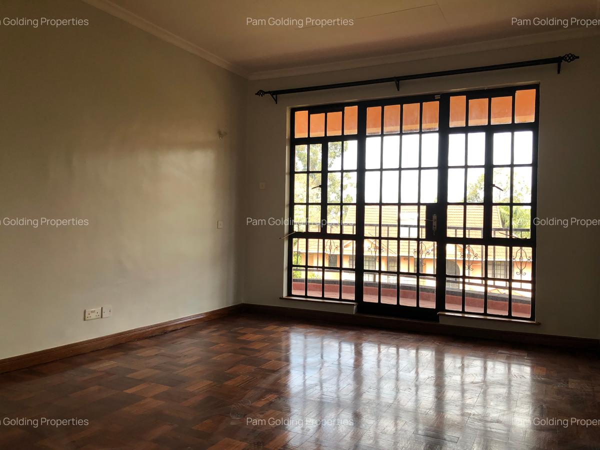 4 Bed House with En Suite in Runda - 15