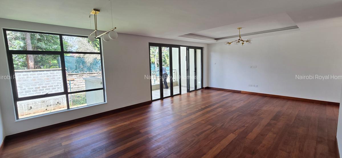 4 Bed Apartment with En Suite at Two Rivers Loft - 20