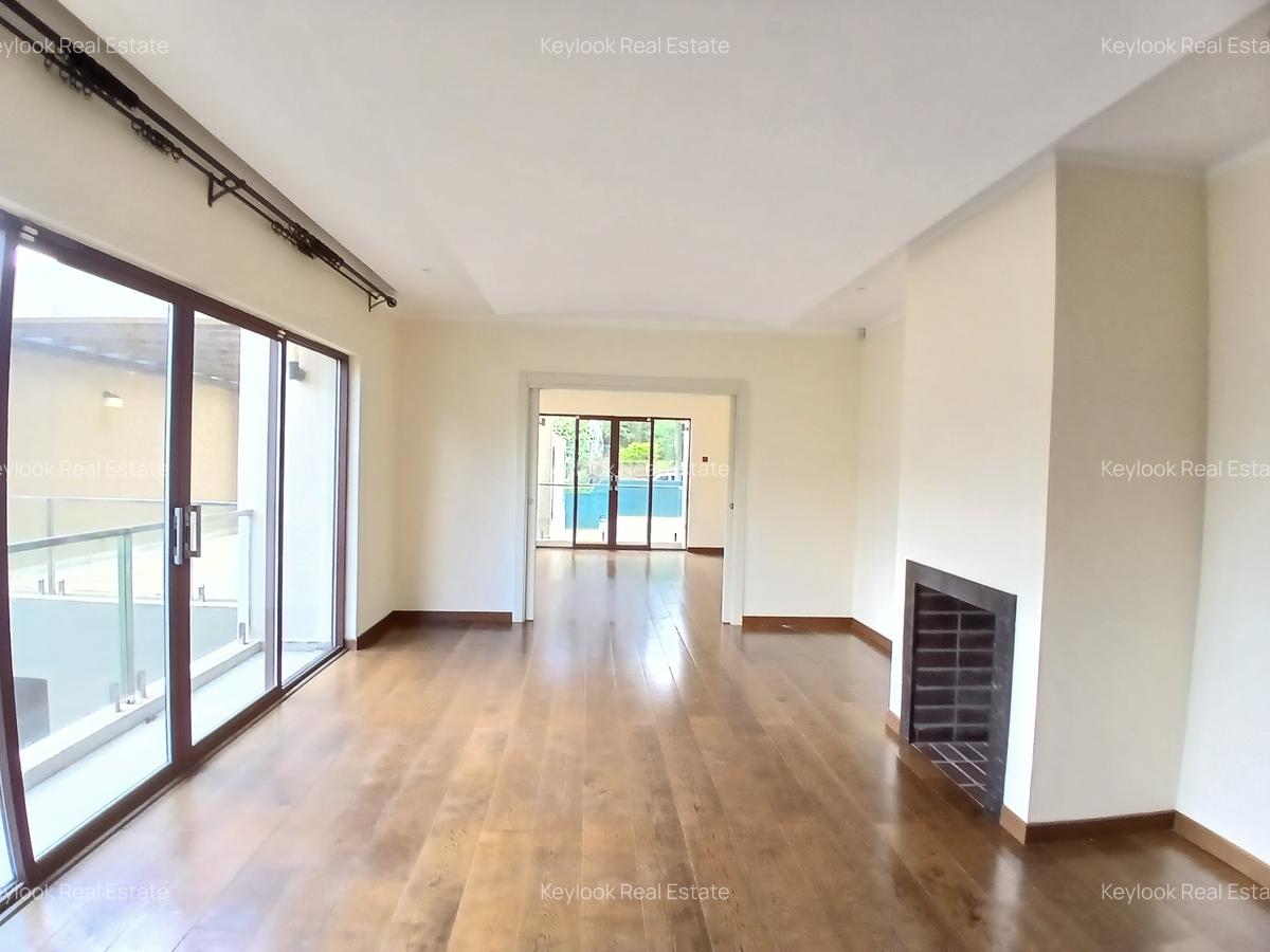 5 Bed Townhouse with En Suite at Lavington Green - 14