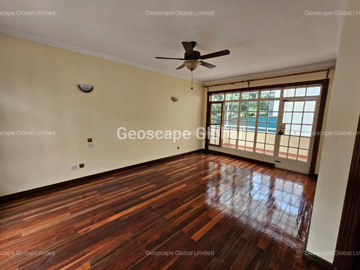 4 Bed Townhouse with En Suite in Kyuna - 13