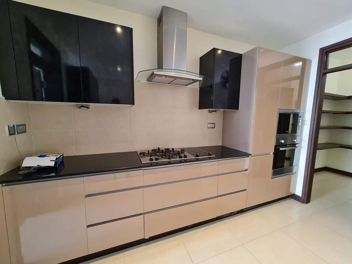 Furnished 3 Bed Apartment with En Suite at Citymall Nyali - 12