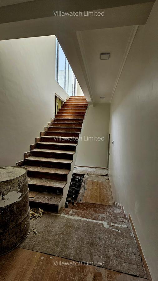 5 Bed Townhouse with En Suite in Lavington - 7