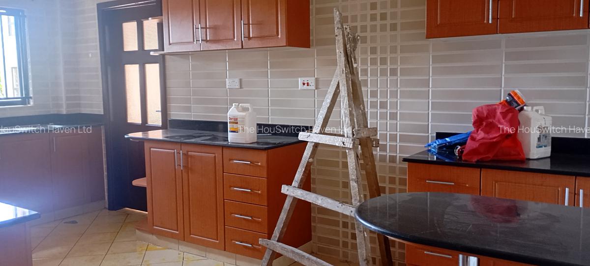 4 Bed Apartment with En Suite at Brookside Drive - 4