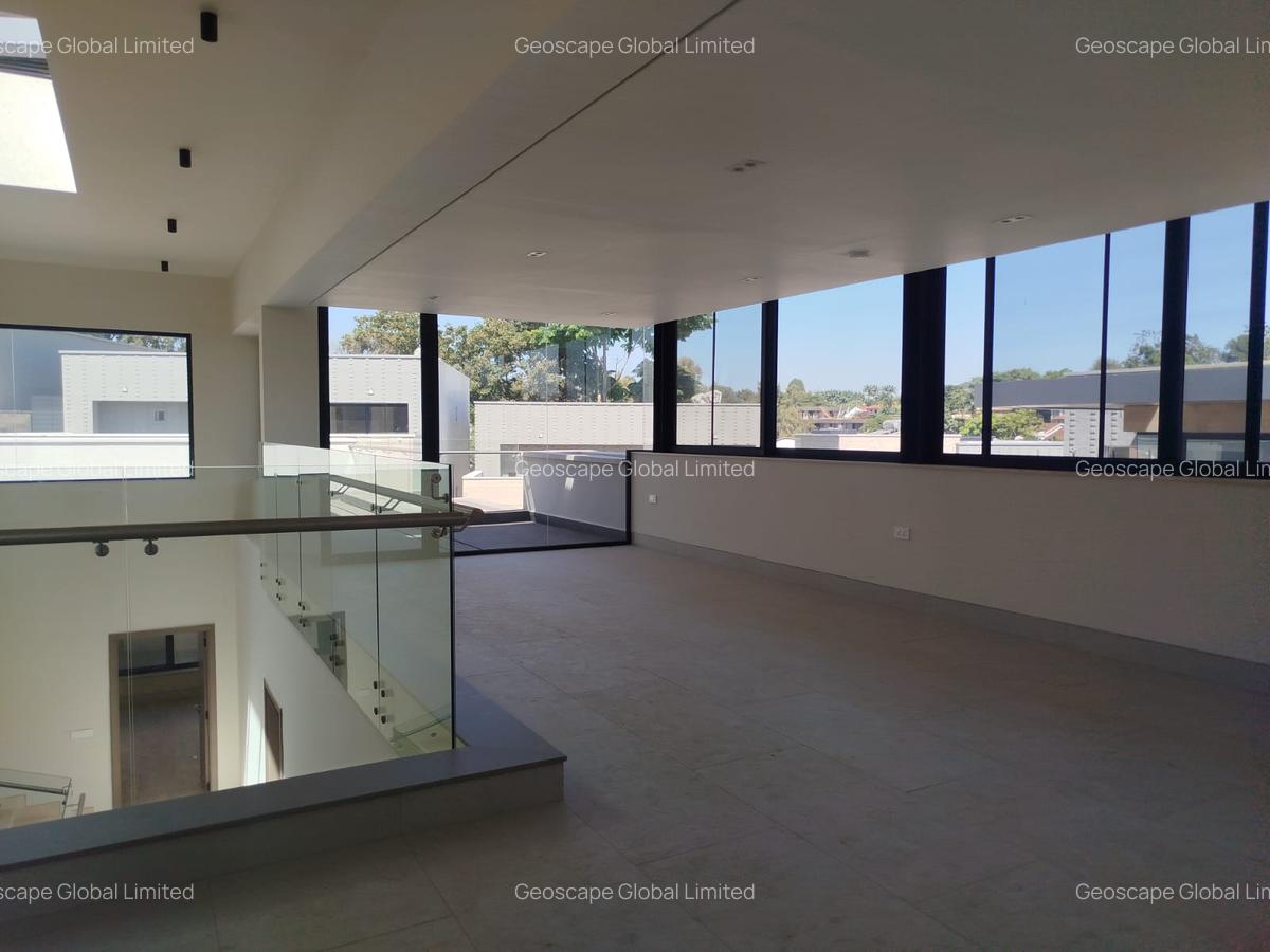 5 Bed House with En Suite in Spring Valley - 14