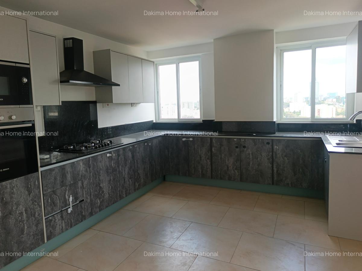 4 Bed Apartment with En Suite in Spring Valley - 2