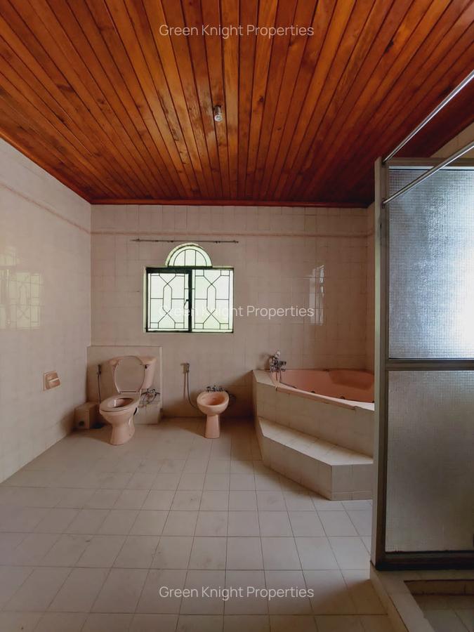 Serviced 5 Bed Apartment with En Suite in Riverside - 11