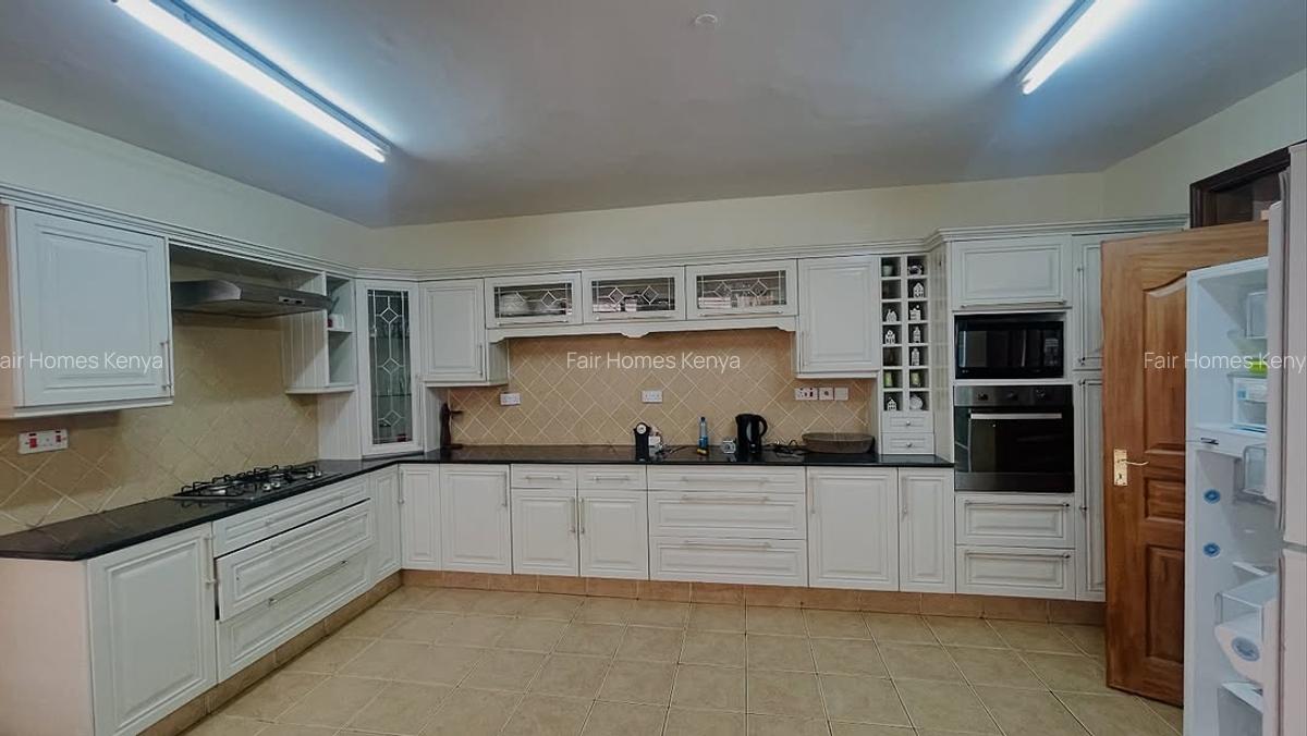 5 Bed Townhouse with En Suite at Kabasiran Avenue - 6