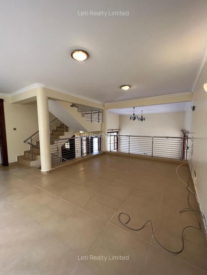 4 Bed Townhouse with En Suite in Kyuna - 3
