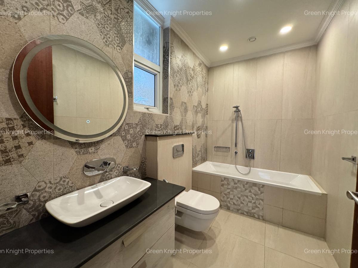 Serviced 4 Bed Apartment with En Suite in Parklands - 9