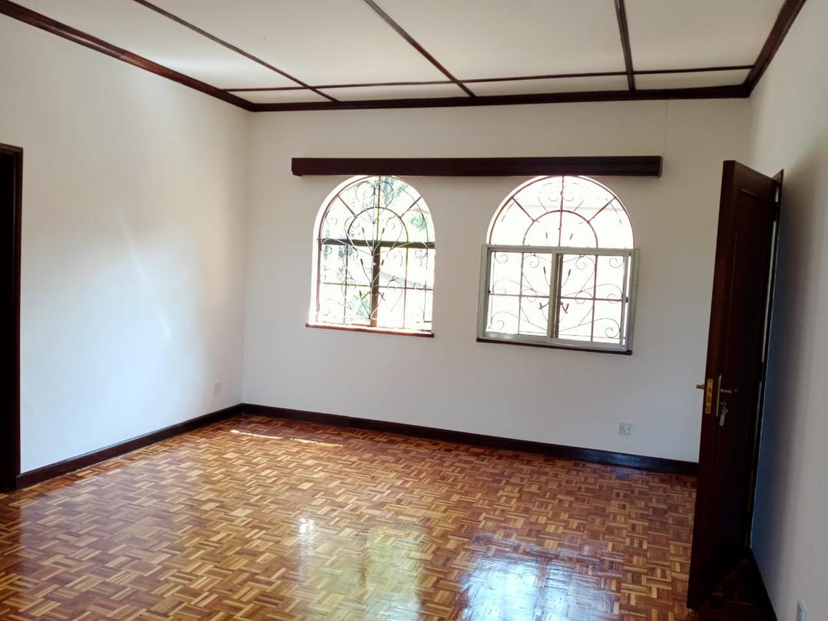 4 Bed Townhouse with En Suite in Kitisuru - 16