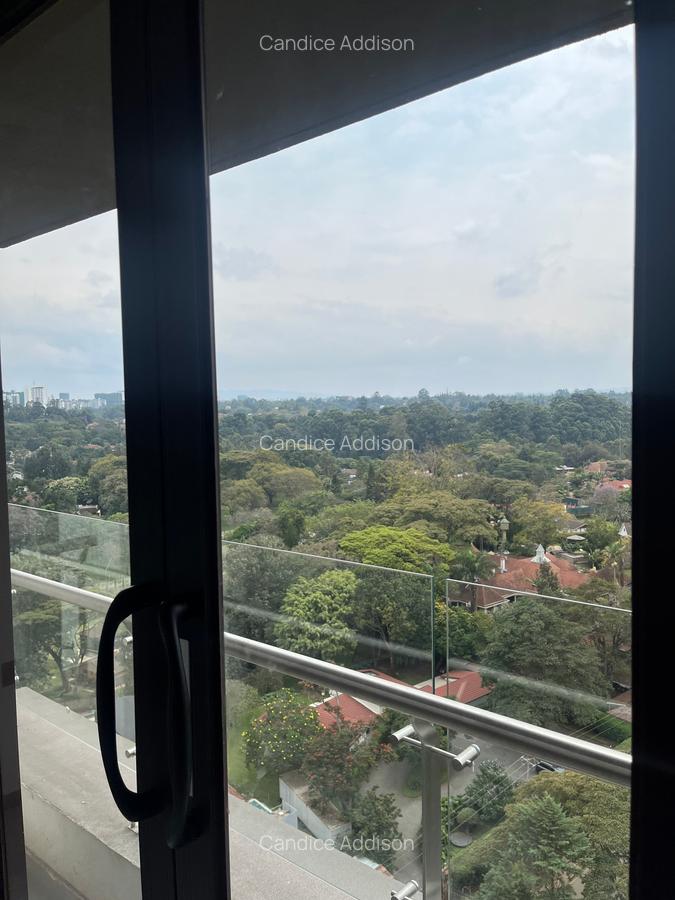 2 Bed Apartment with En Suite at Riverside Dr - 4