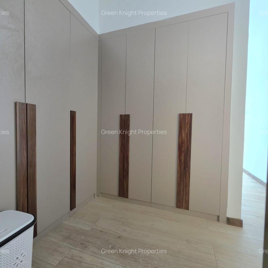 Serviced 2 Bed Apartment with En Suite in Rosslyn - 14