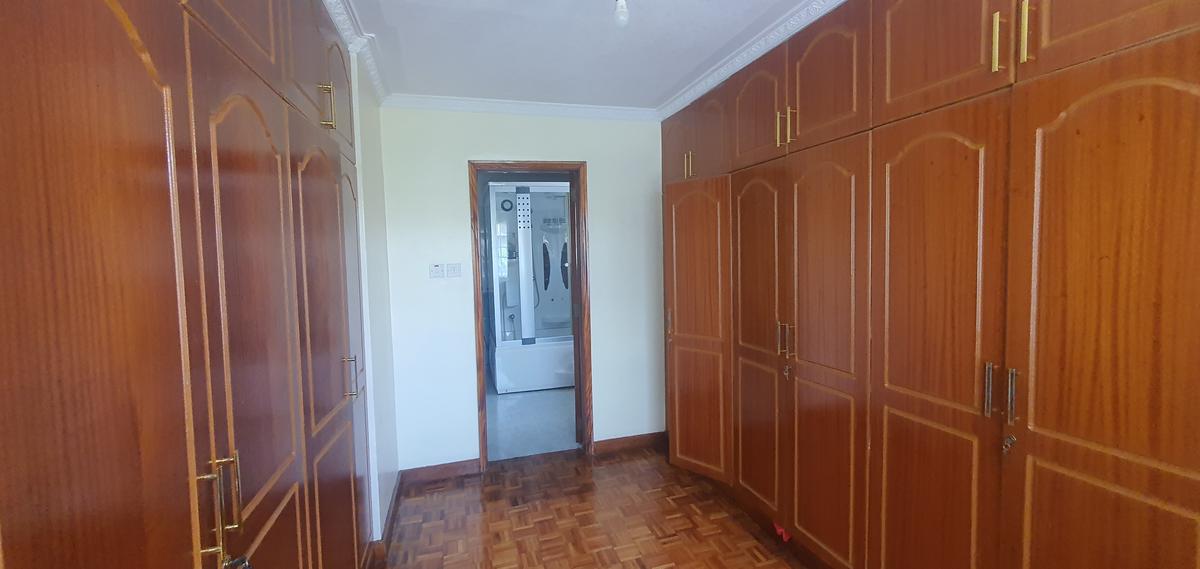 5 Bed Townhouse with En Suite at Westlands - 14