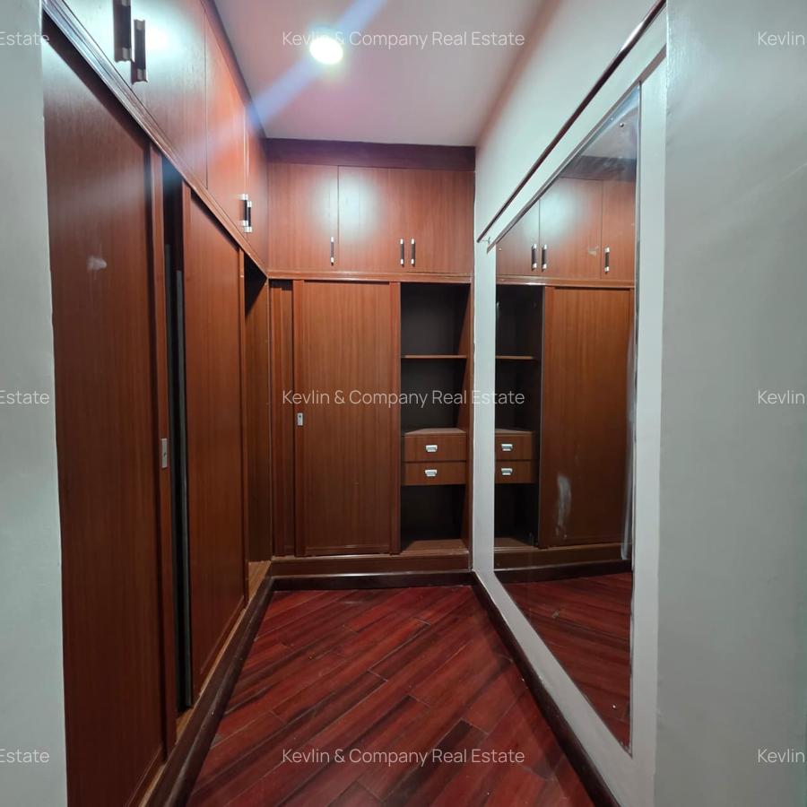 5 Bed Villa with En Suite in Lavington - 14