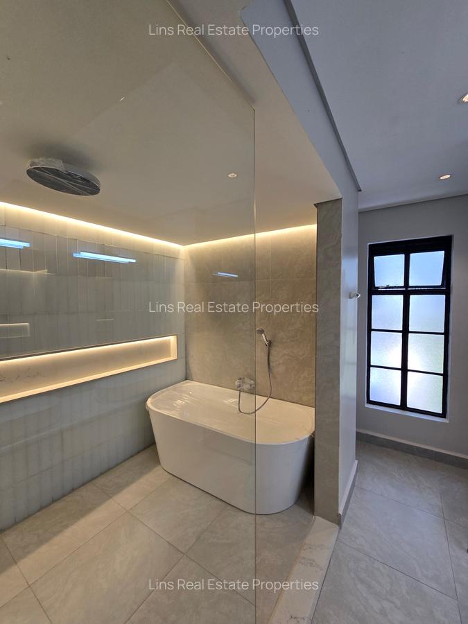 6 Bed Townhouse with En Suite in Lavington - 11