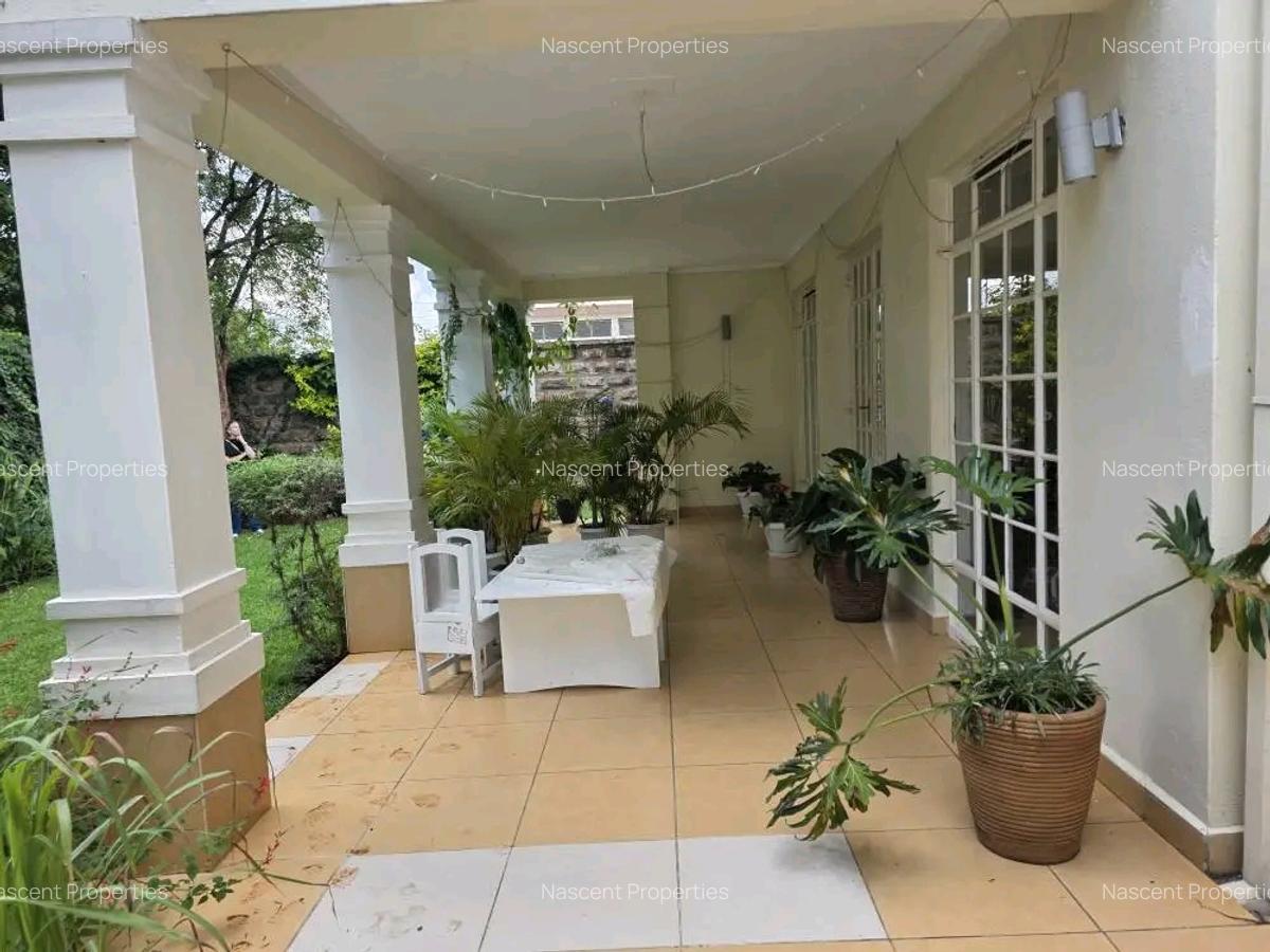5 Bed Townhouse with En Suite in Spring Valley - 4