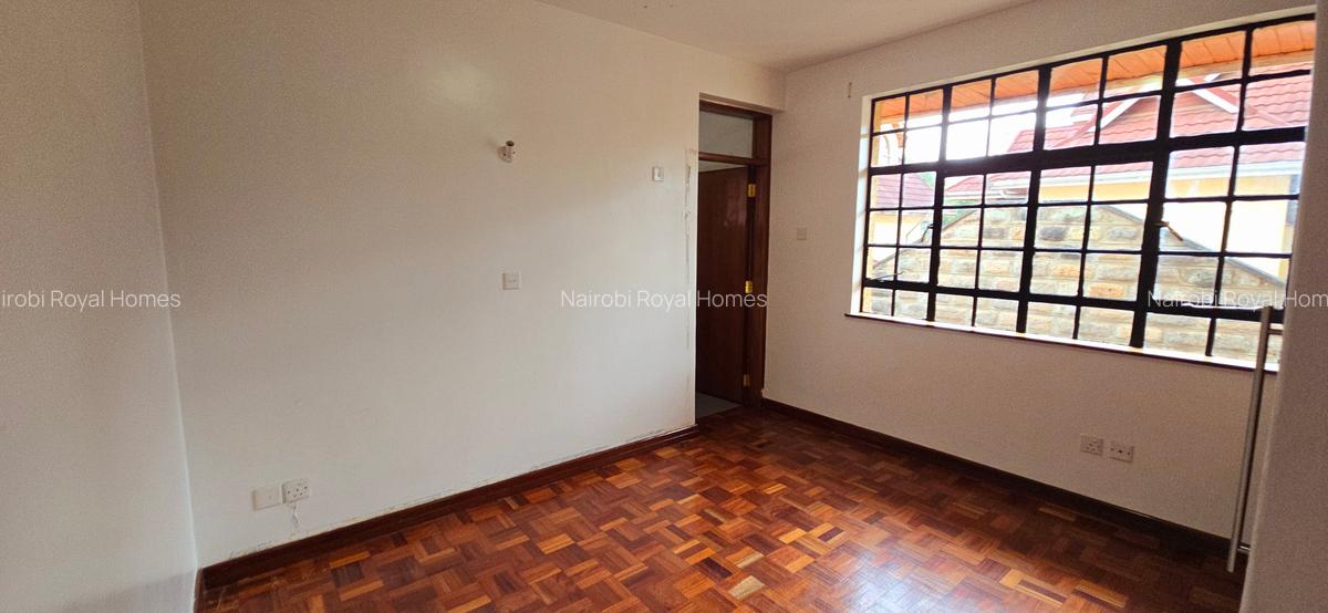 5 Bed Townhouse with En Suite at Lavington Road - 15