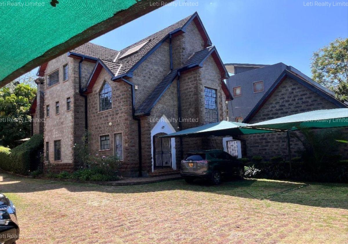 5 Bed Townhouse with En Suite in Lavington - 2