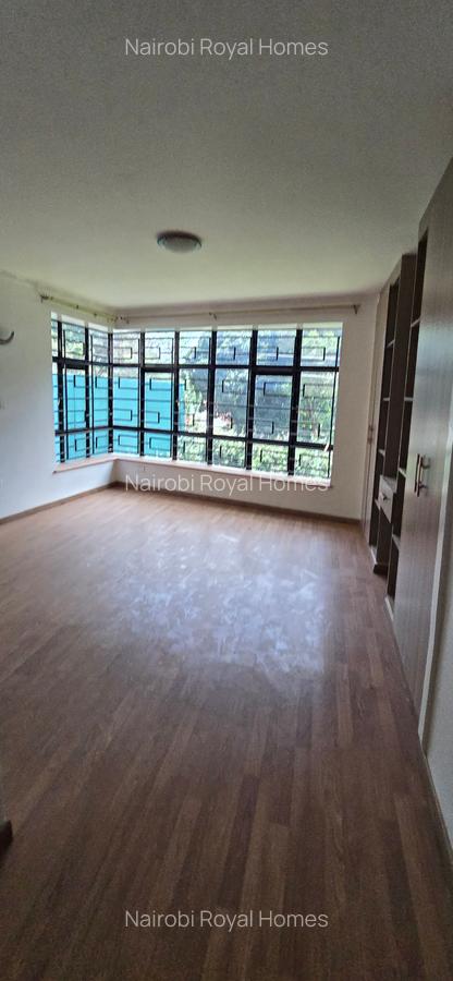 5 Bed Townhouse with En Suite at Off Convent Drive - 15