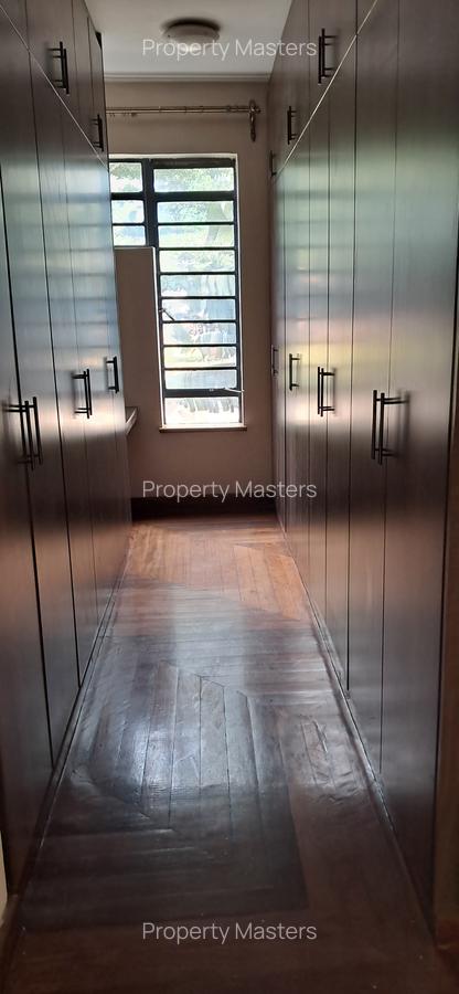 5 Bed Villa with En Suite at Convernt Drive - 8