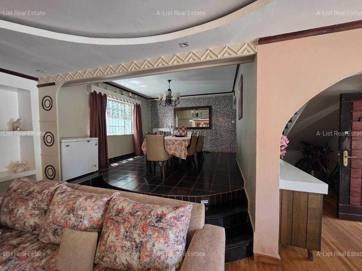 5 Bed Townhouse with En Suite at Lavington - 3