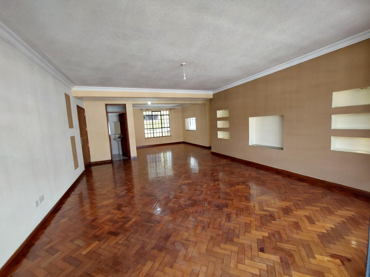 3 Bed Apartment with En Suite at Hundreds Streets - 6