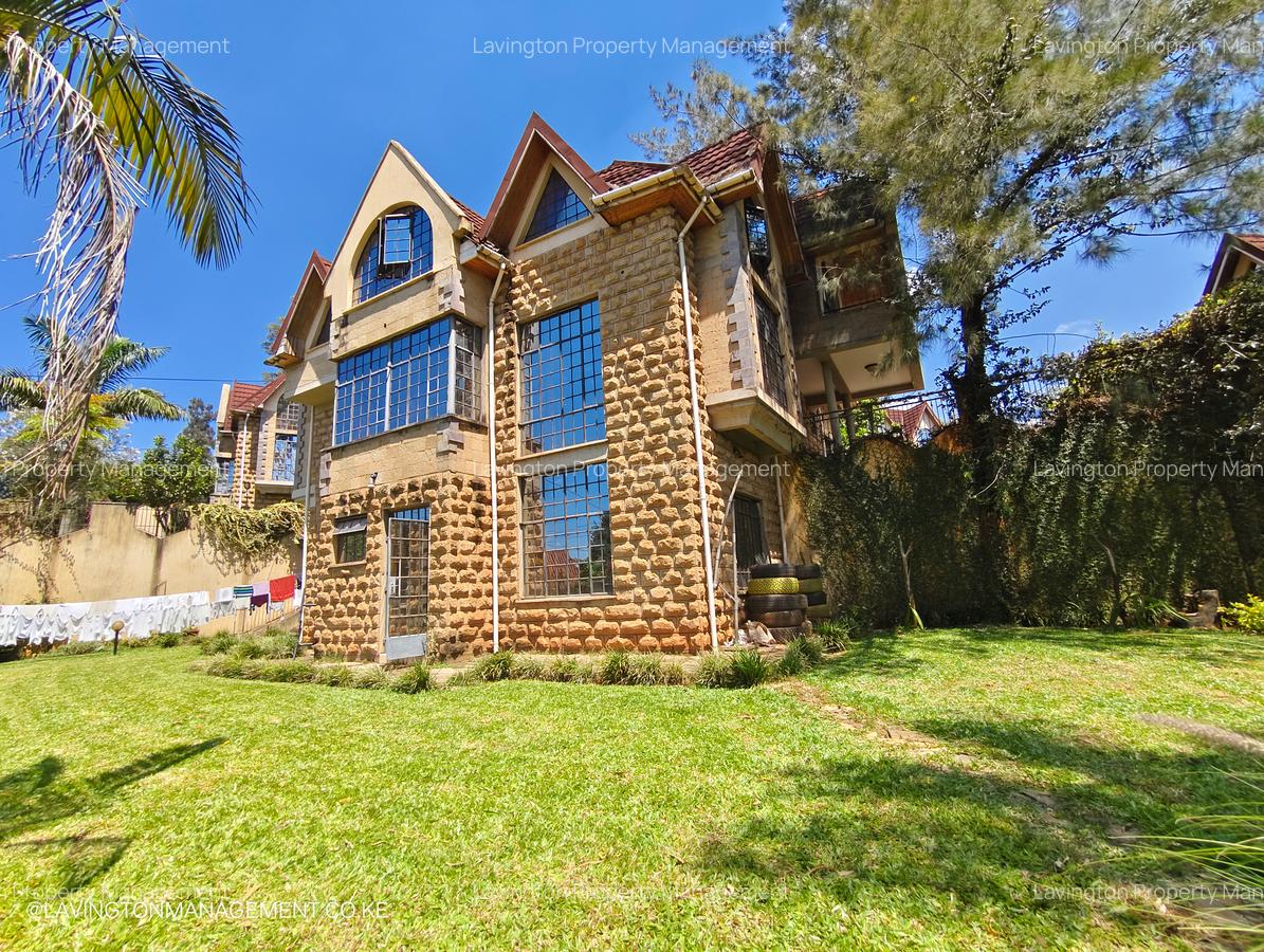 5 Bed Townhouse with En Suite at Lavington Green - 4