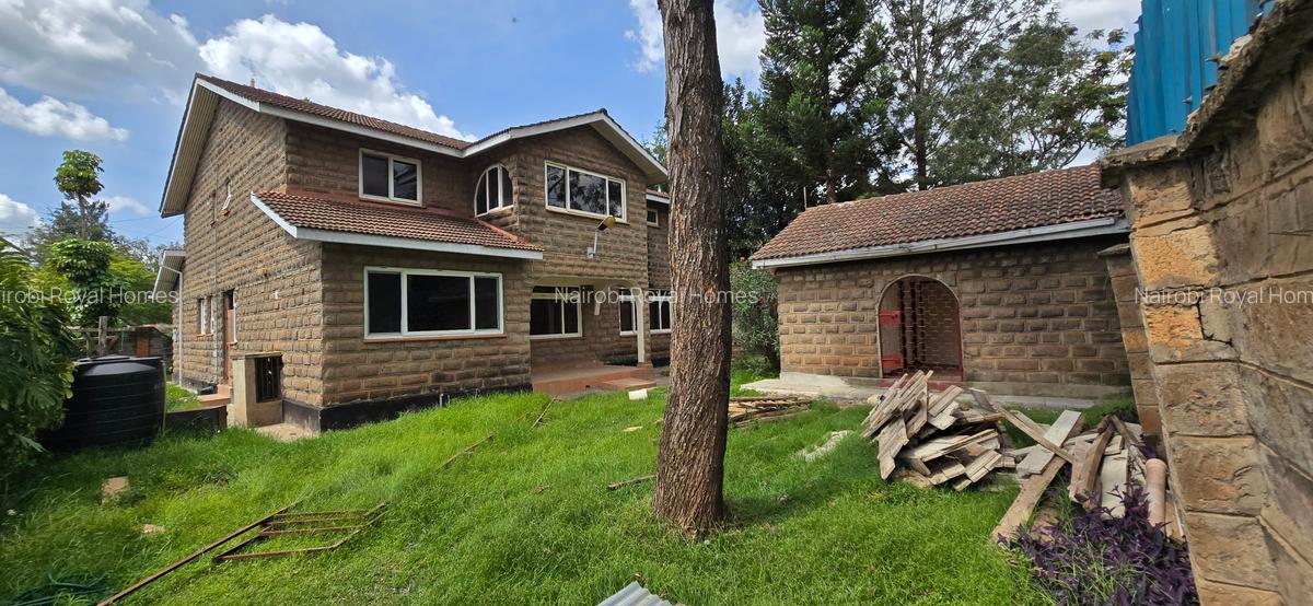 5 Bed Townhouse with En Suite at Lavington Green - 4