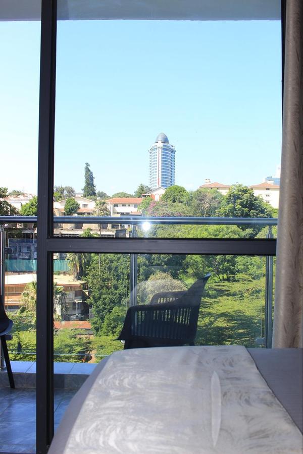 Serviced 2 Bed Apartment with En Suite at Riverside - 16