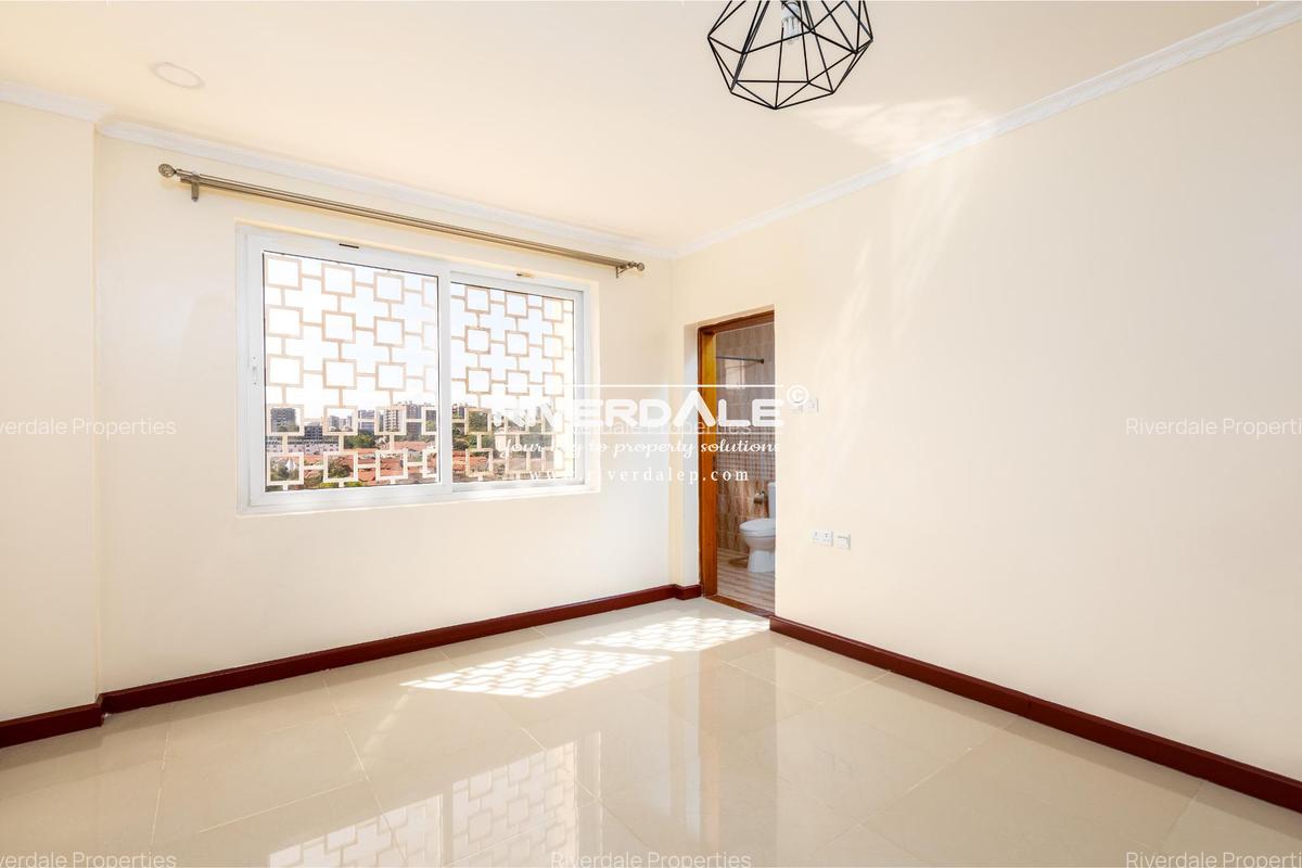 3 Bed Apartment with En Suite in Kilimani - 13