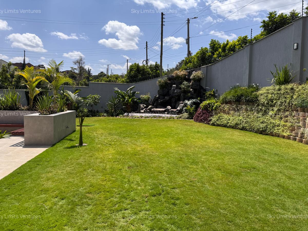 5 Bed Villa with En Suite in Runda - 2