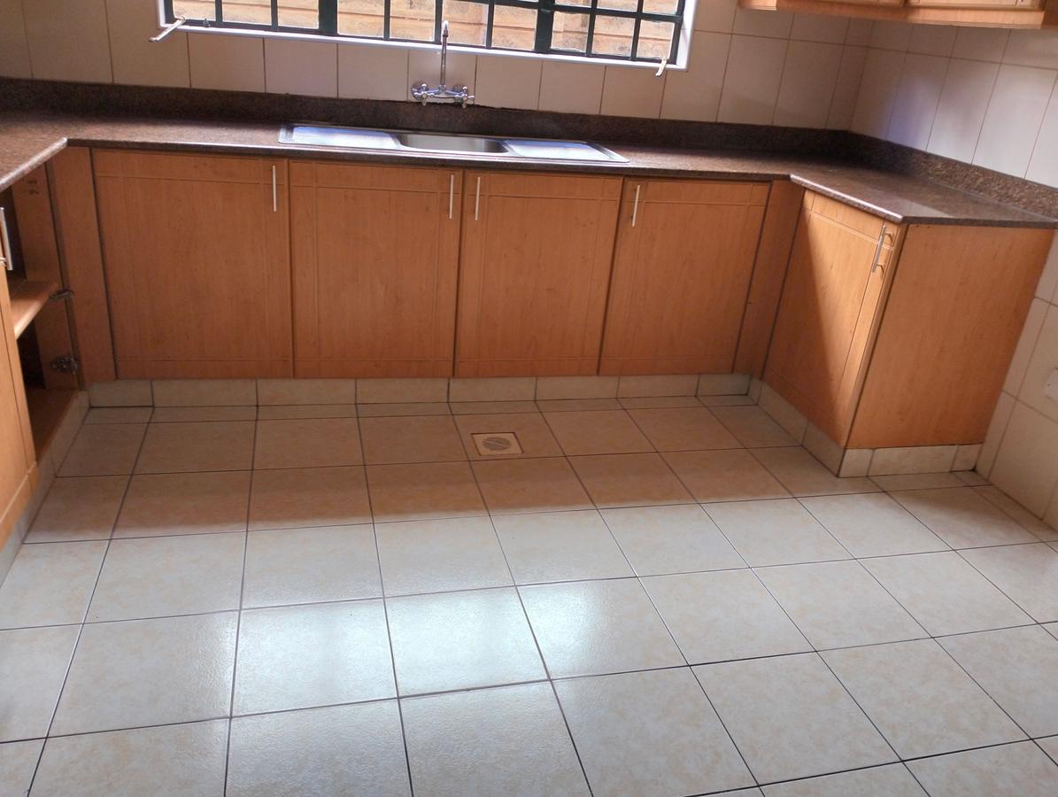 4 Bed Townhouse with En Suite in Lavington - 5