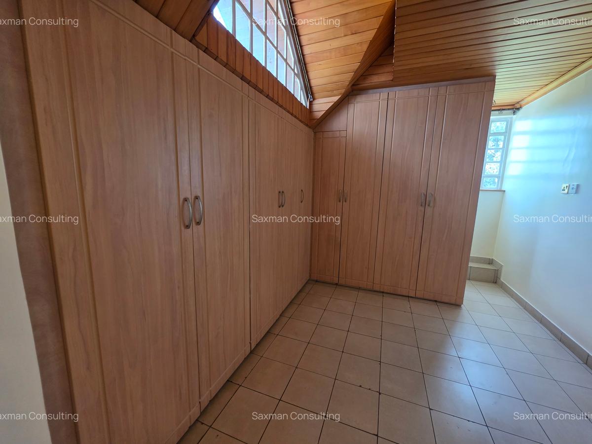 5 Bed Villa with En Suite in Runda - 6