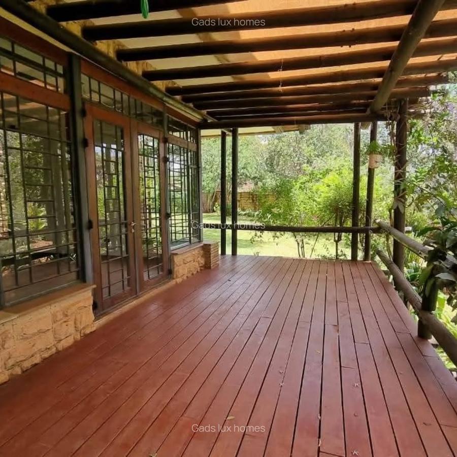 5 Bed Townhouse with En Suite at Lake View - 4