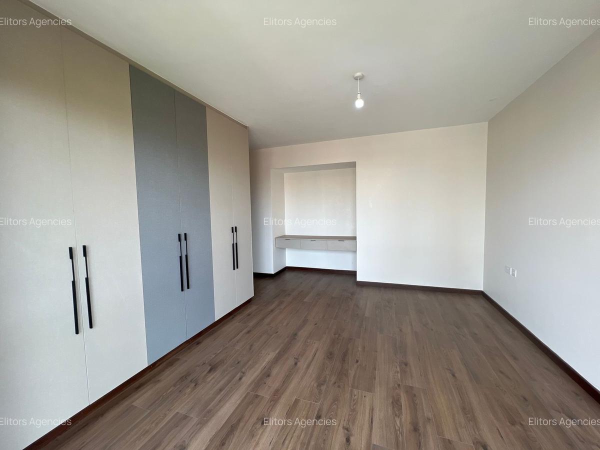 3 Bed Apartment with En Suite at Parklands Road - 9