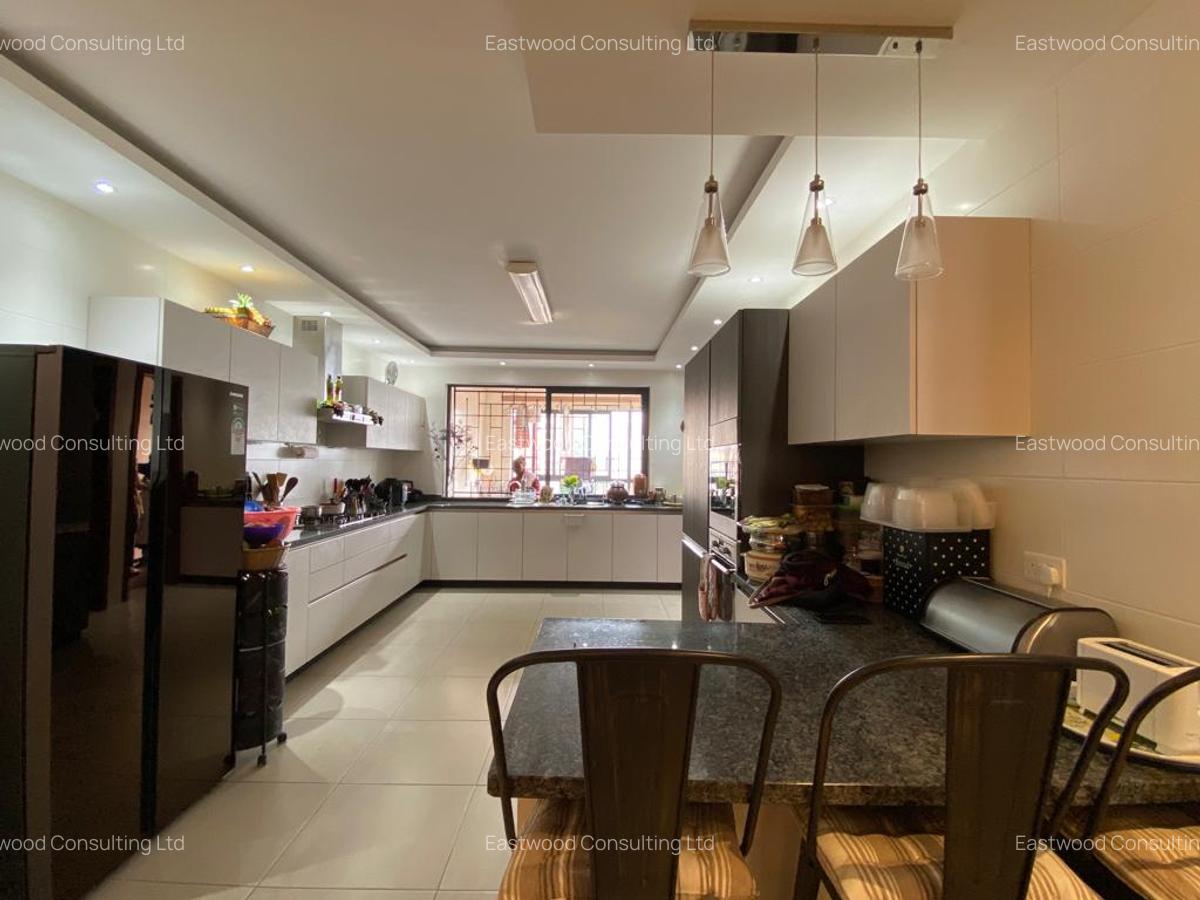 4 Bed Apartment with En Suite at 3Rd Parklands - 2