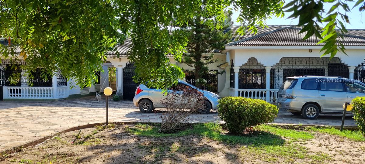 4 Bed Villa with En Suite at Pride Inn - 3