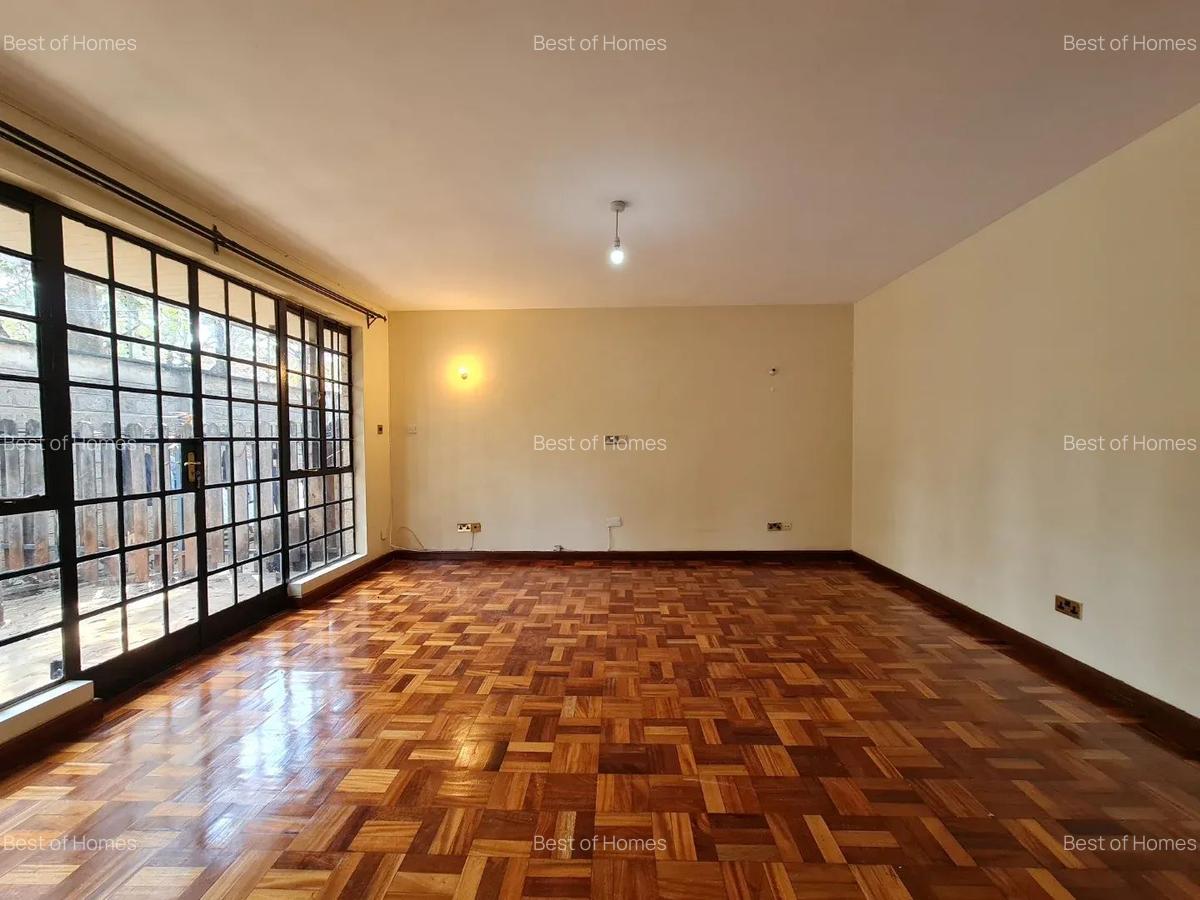 4 Bed Townhouse with En Suite in Lavington - 10