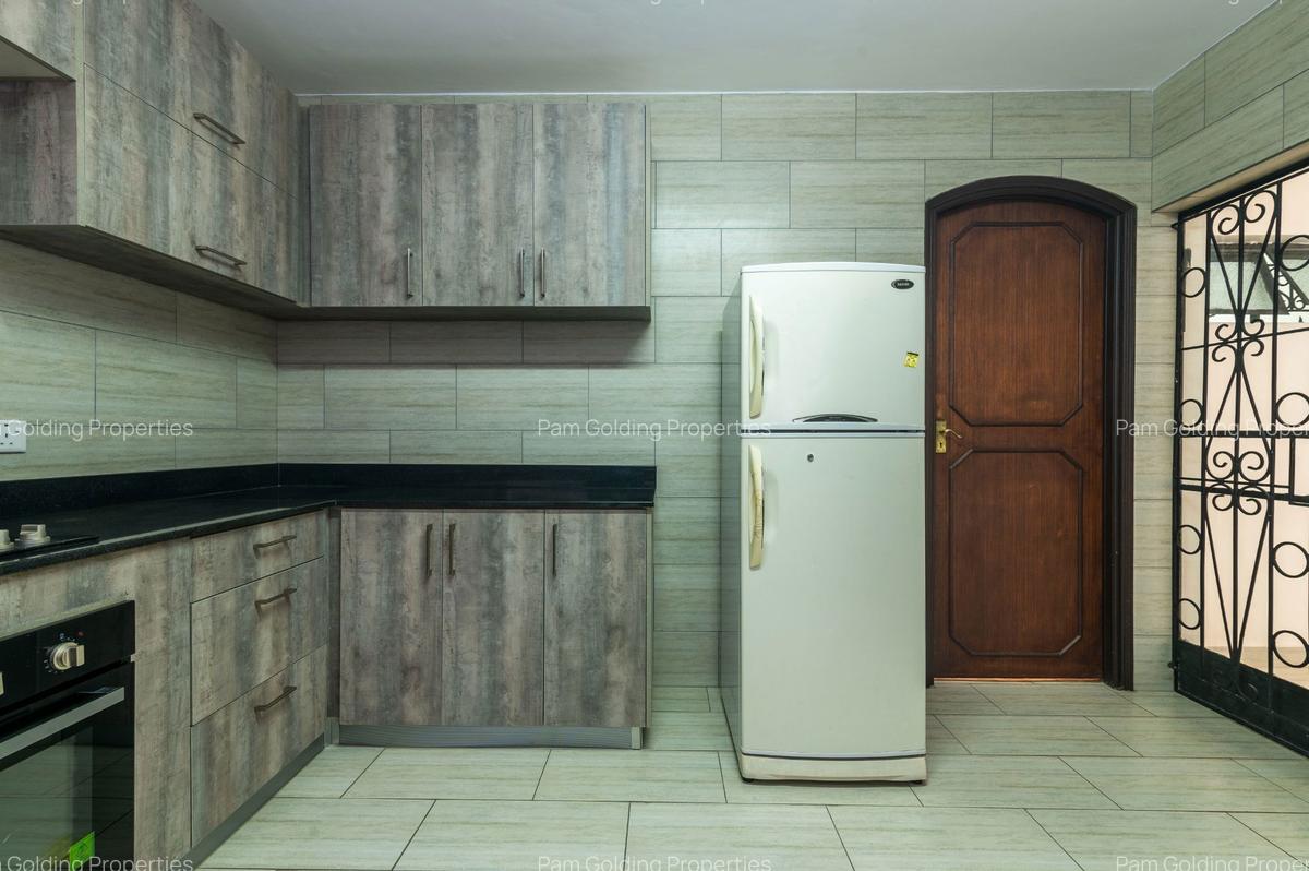 3 Bed Apartment with En Suite in Kileleshwa - 6