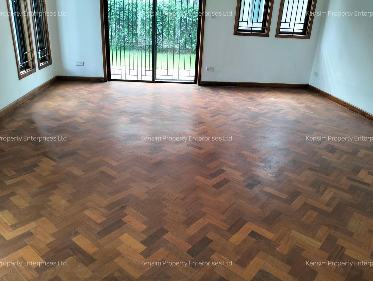 6 Bed Townhouse with En Suite in Lavington - 15