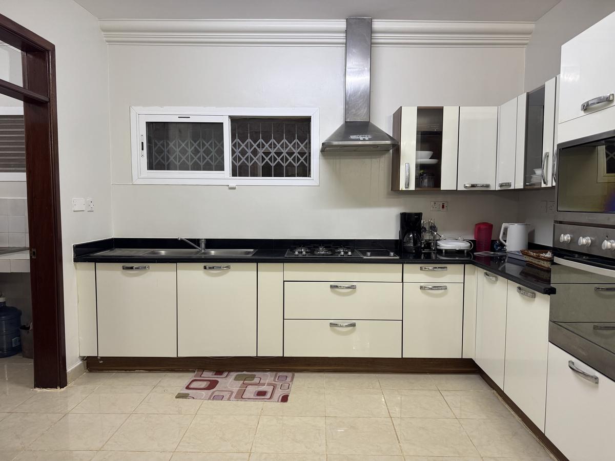 Furnished 3 Bed Apartment with En Suite in Kileleshwa - 9